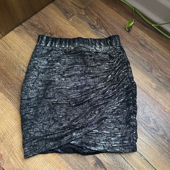 Astr Black and Silver Mini Skirt - Picture 1 of 4